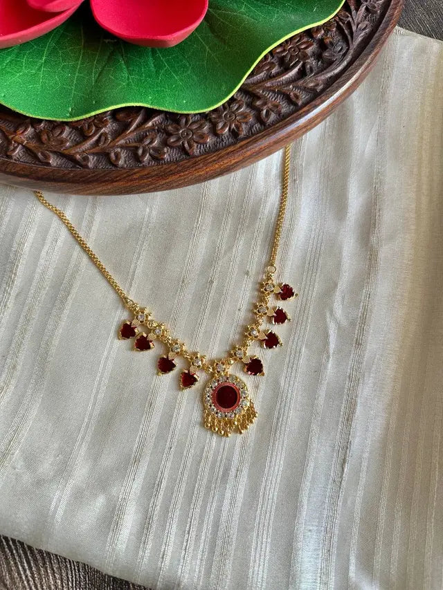 Romantic heart-shaped necklace for women with sparkling diamonds and soft curves -Traditional Palakka Maala