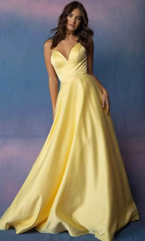 Plus size dresses with classic designs never fade -Dress with tulle skirt-Eureka Fashion 9008 - Sleeveless Deep Sweetheart Long Gown