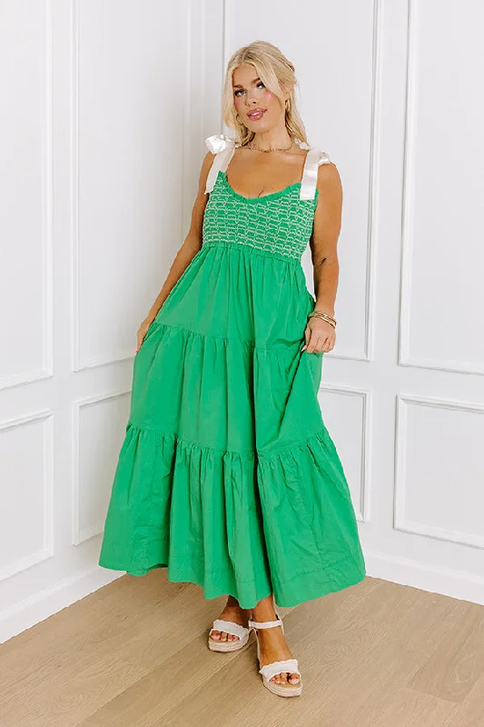 Plus size dresses with short sleeves suit spring -Dress for dance parties-Classic Cutie Smocked Maxi Dress in Kelly Green Curves