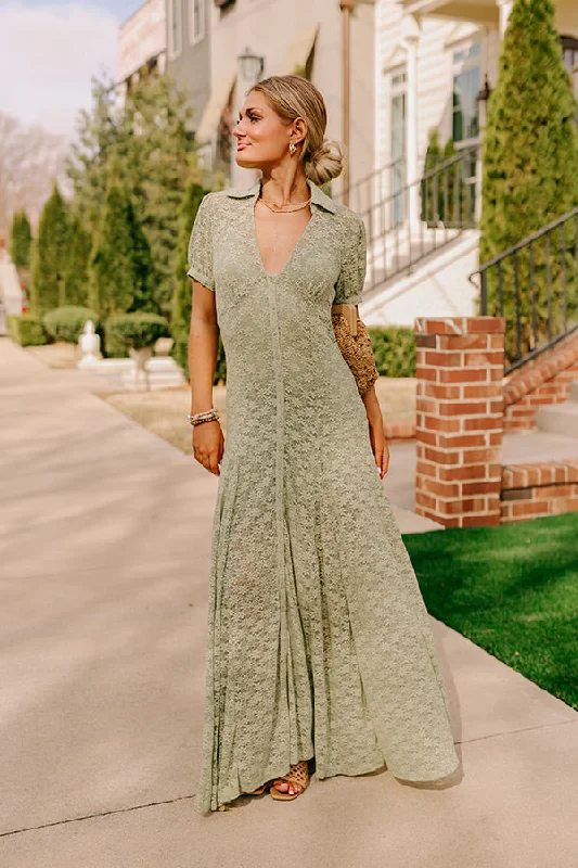 Plus size dresses for autumn days feel cozy -Dress for summer evenings-Lovely Details Lace Maxi Dress